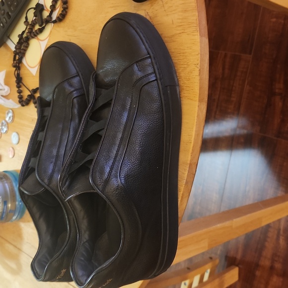 Sneakers to boot like New - Picture 2 of 6